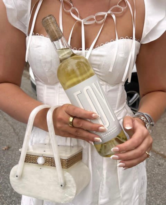 Make the Most of Your Weekend with FOY: The Dealcoholized Chardonnay for Every Occasion